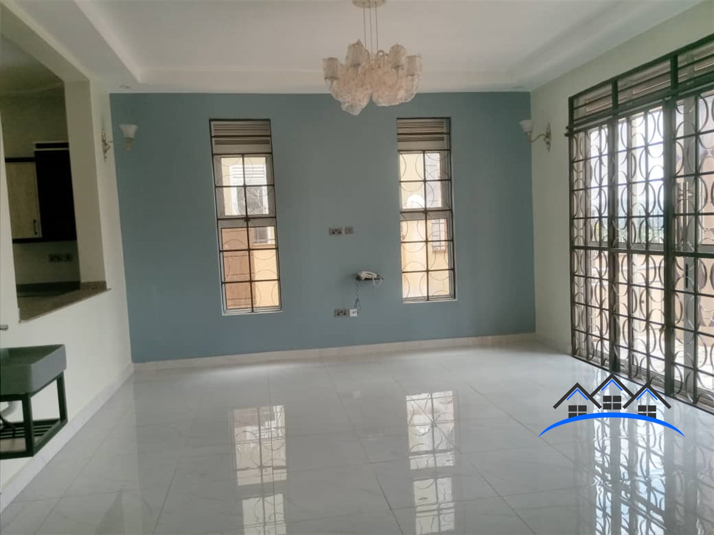 Mansion for sale in Kitende Wakiso