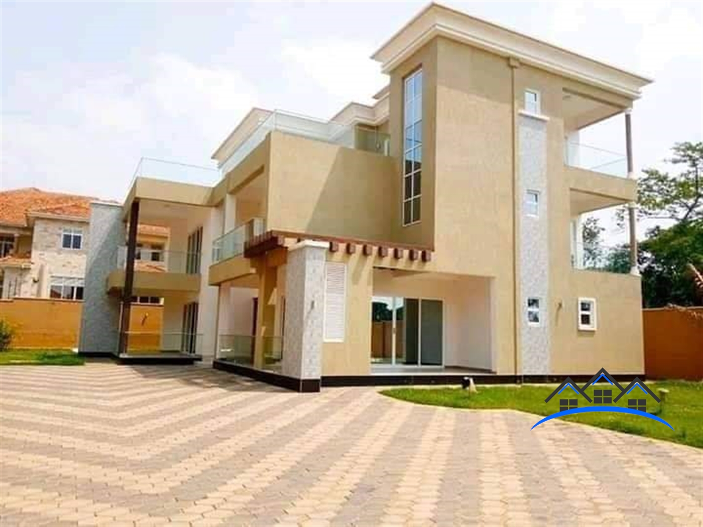 Mansion for sale in Munyonyo Kampala