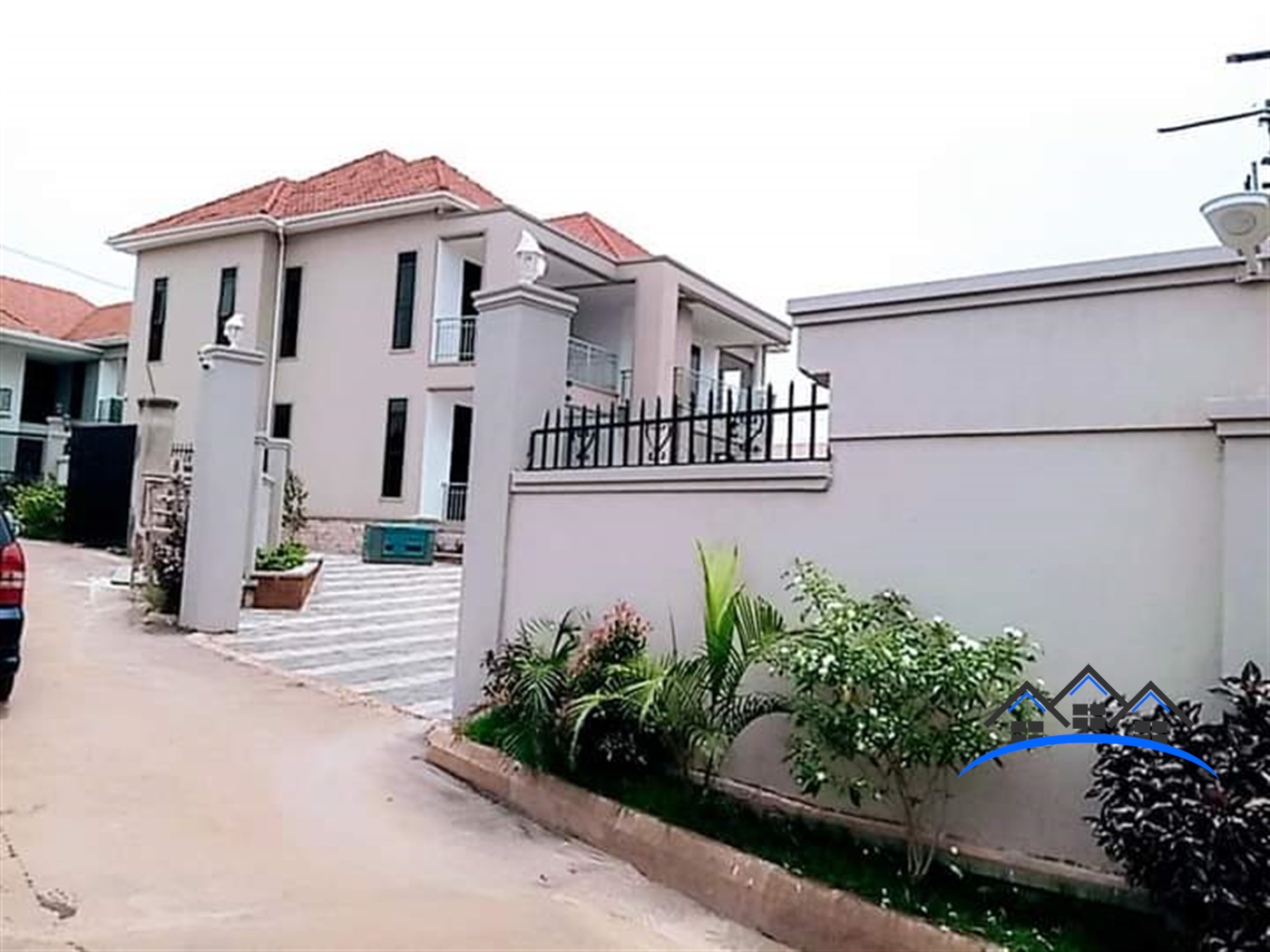 Storeyed house for sale in Kyaliwajjala Wakiso