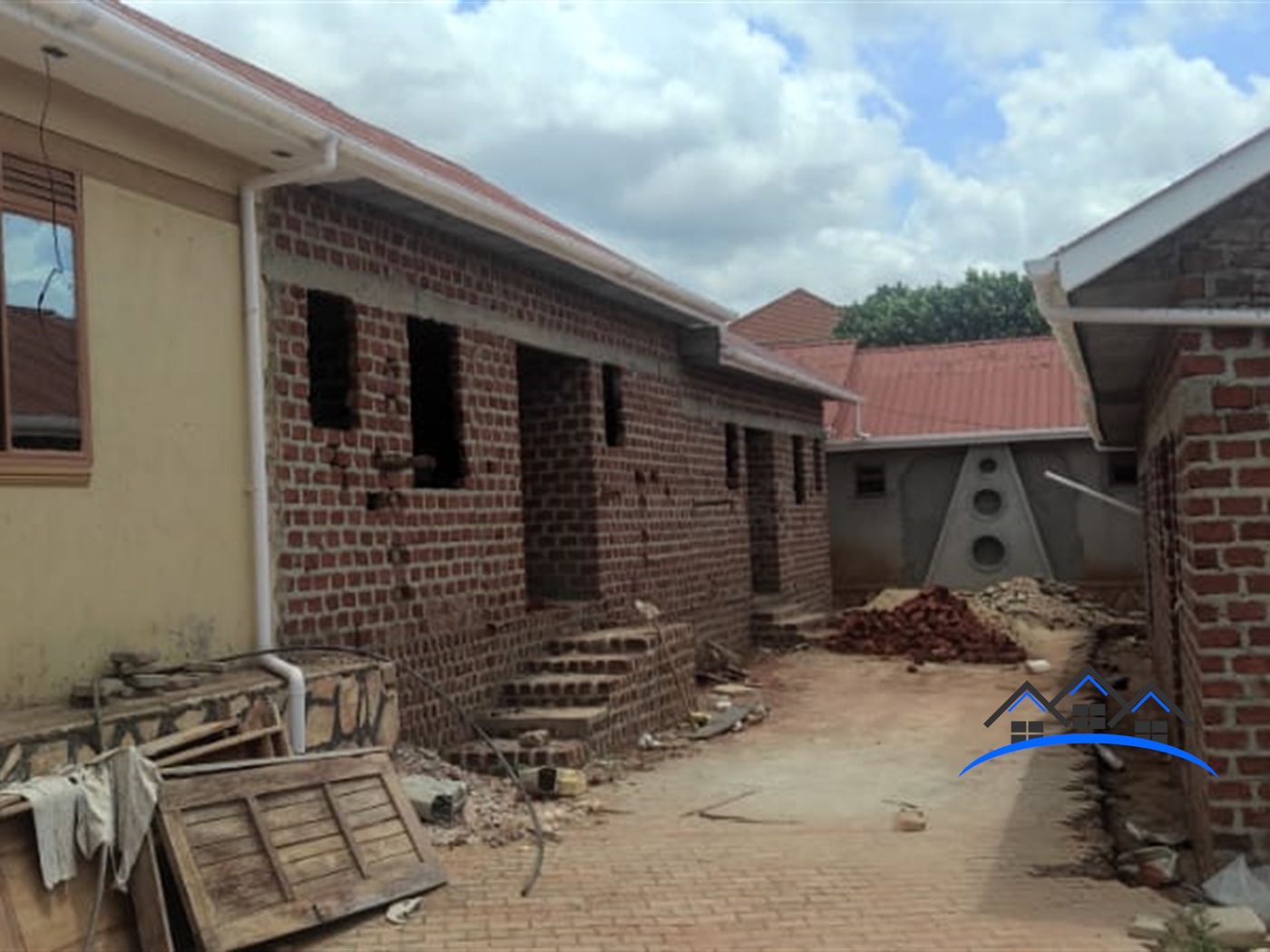 Shell House for sale in Bwebajja Wakiso