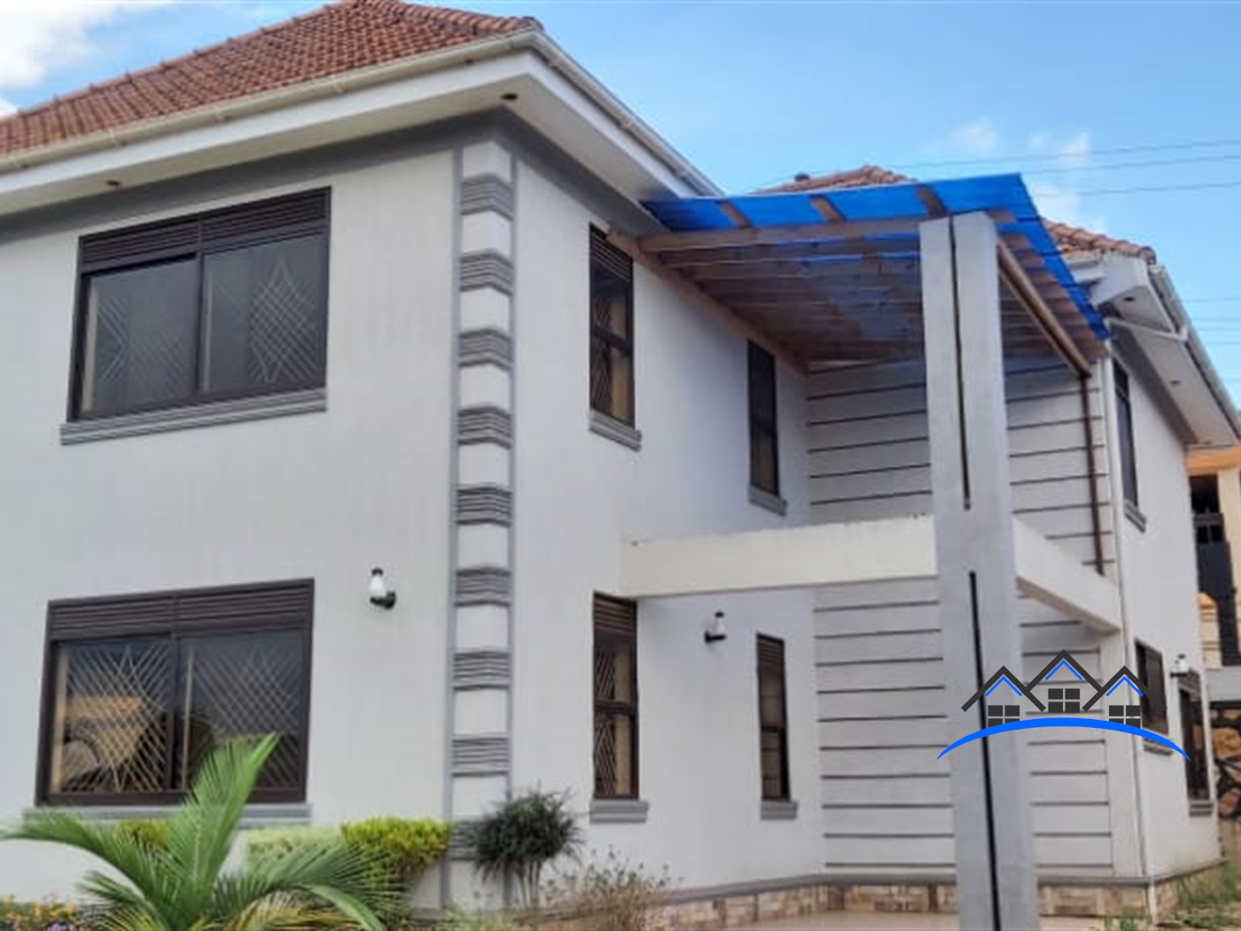 Storeyed house for sale in Seguku Wakiso