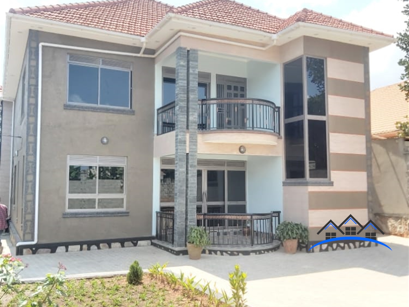 Storeyed house for sale in Kitende Wakiso