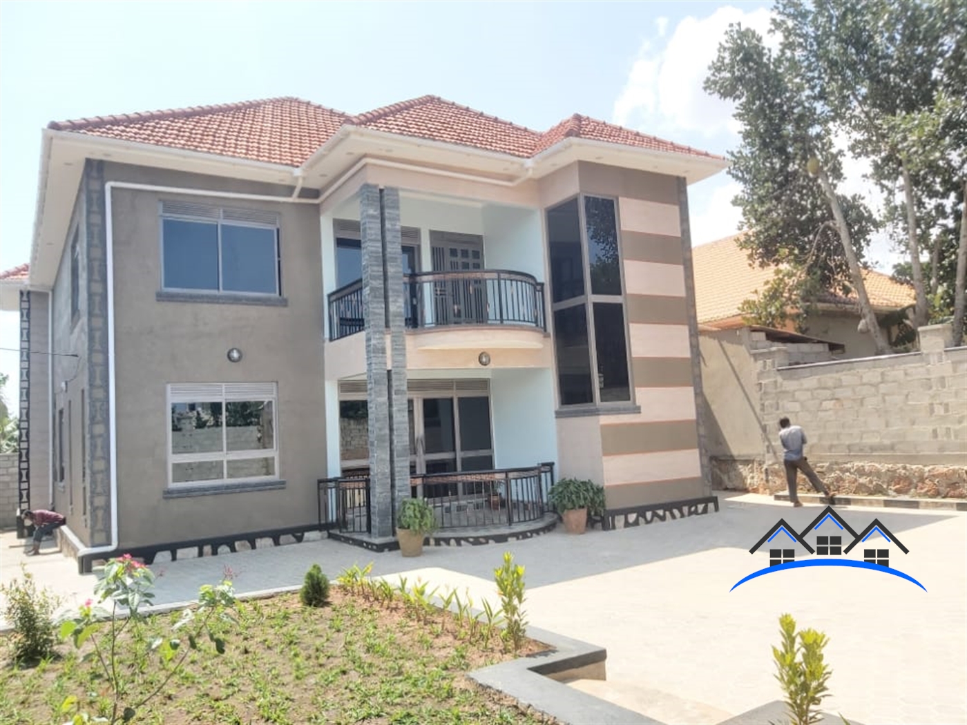 Storeyed house for sale in Kitende Wakiso