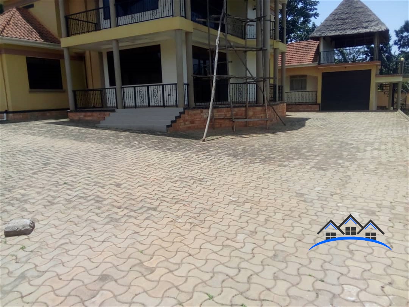 Storeyed house for sale in Munyonyo Kampala