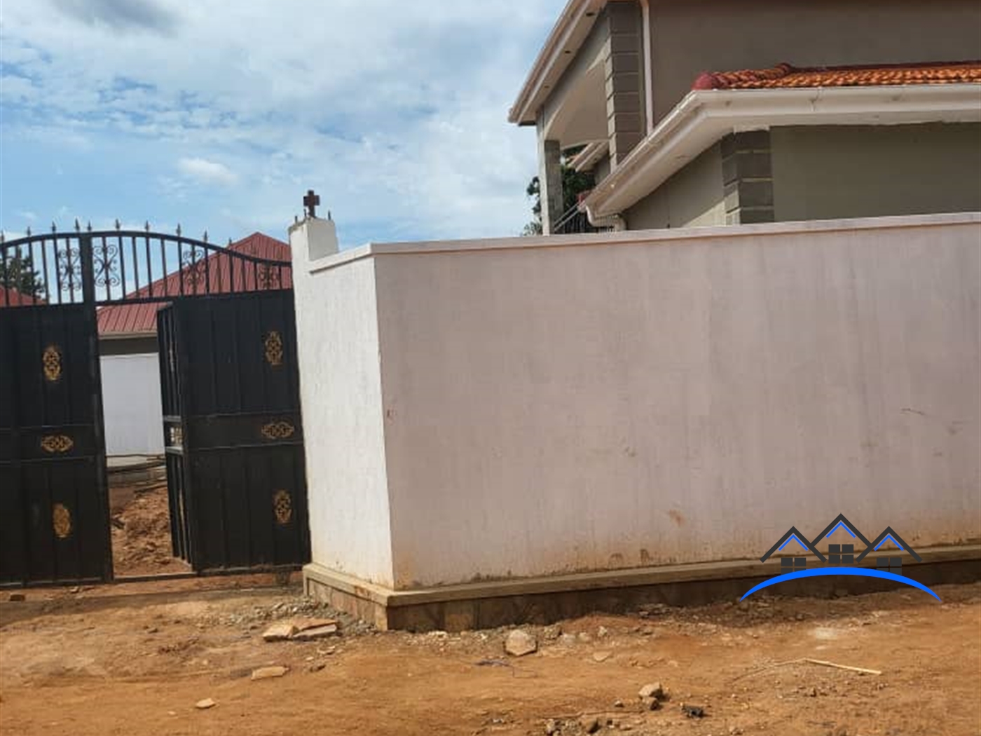 Duplex for sale in Naluvule Wakiso