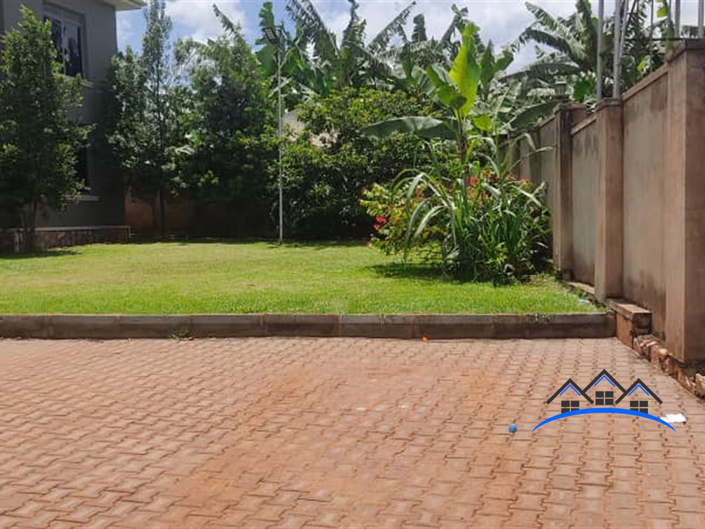 Duplex for sale in Kira Wakiso