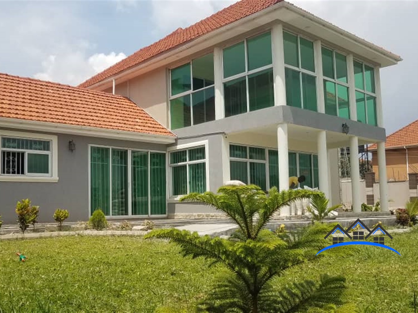 Duplex for sale in Muyenga Kampala