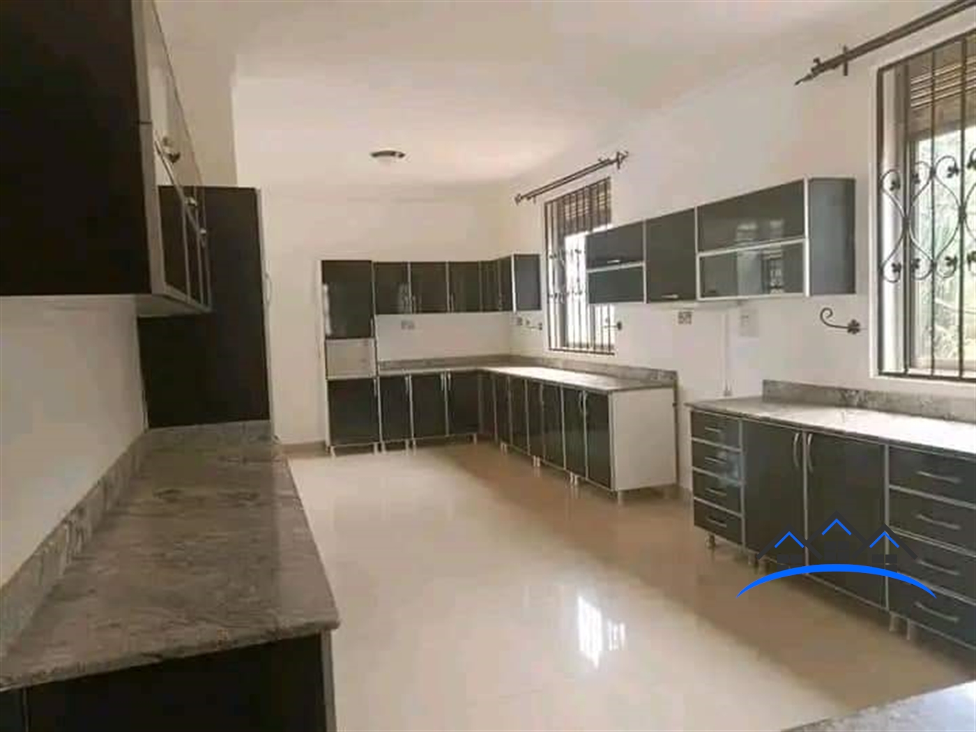 Duplex for rent in Luzira Kampala