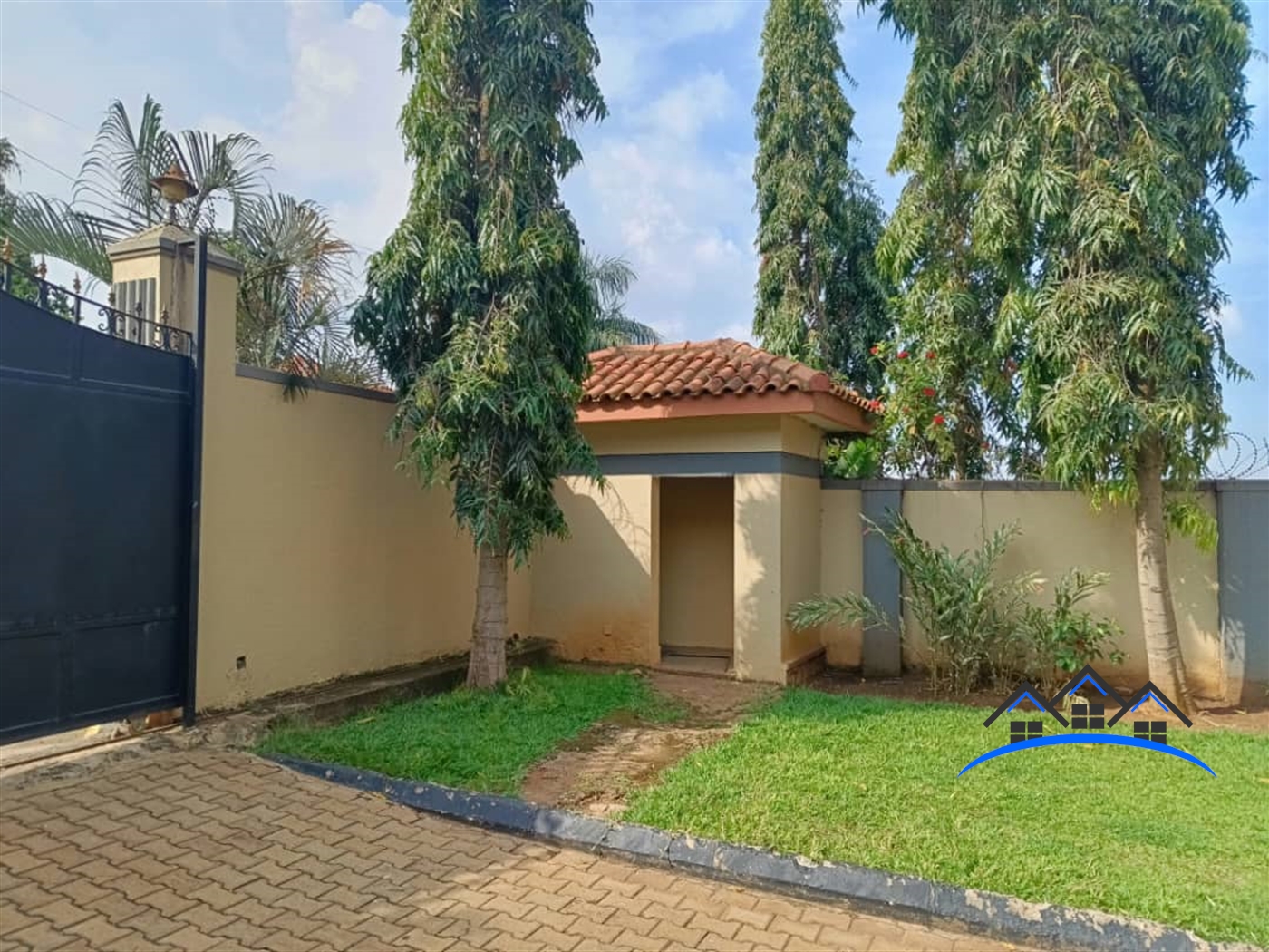 Storeyed house for sale in Muyenga Kampala