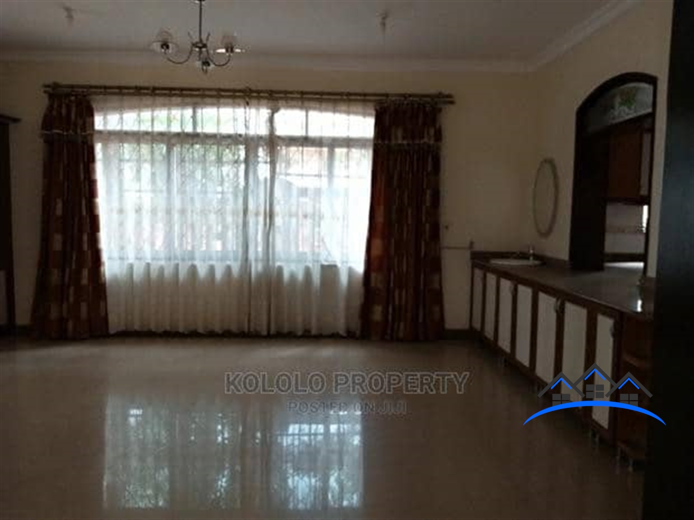 Duplex for sale in Lugogo Kampala