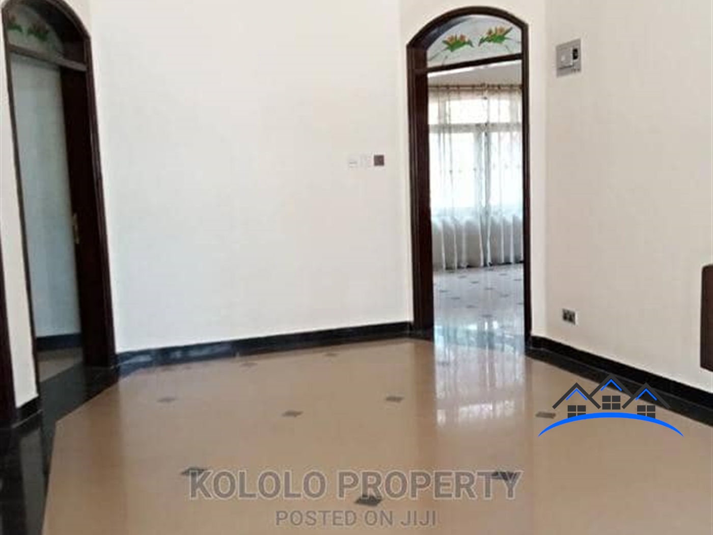 Duplex for sale in Lugogo Kampala