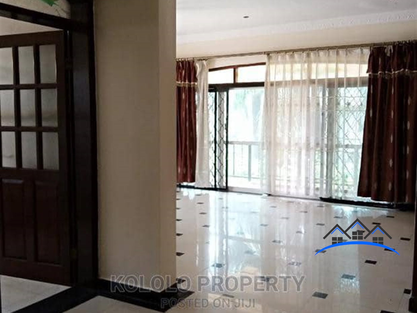 Duplex for sale in Lugogo Kampala