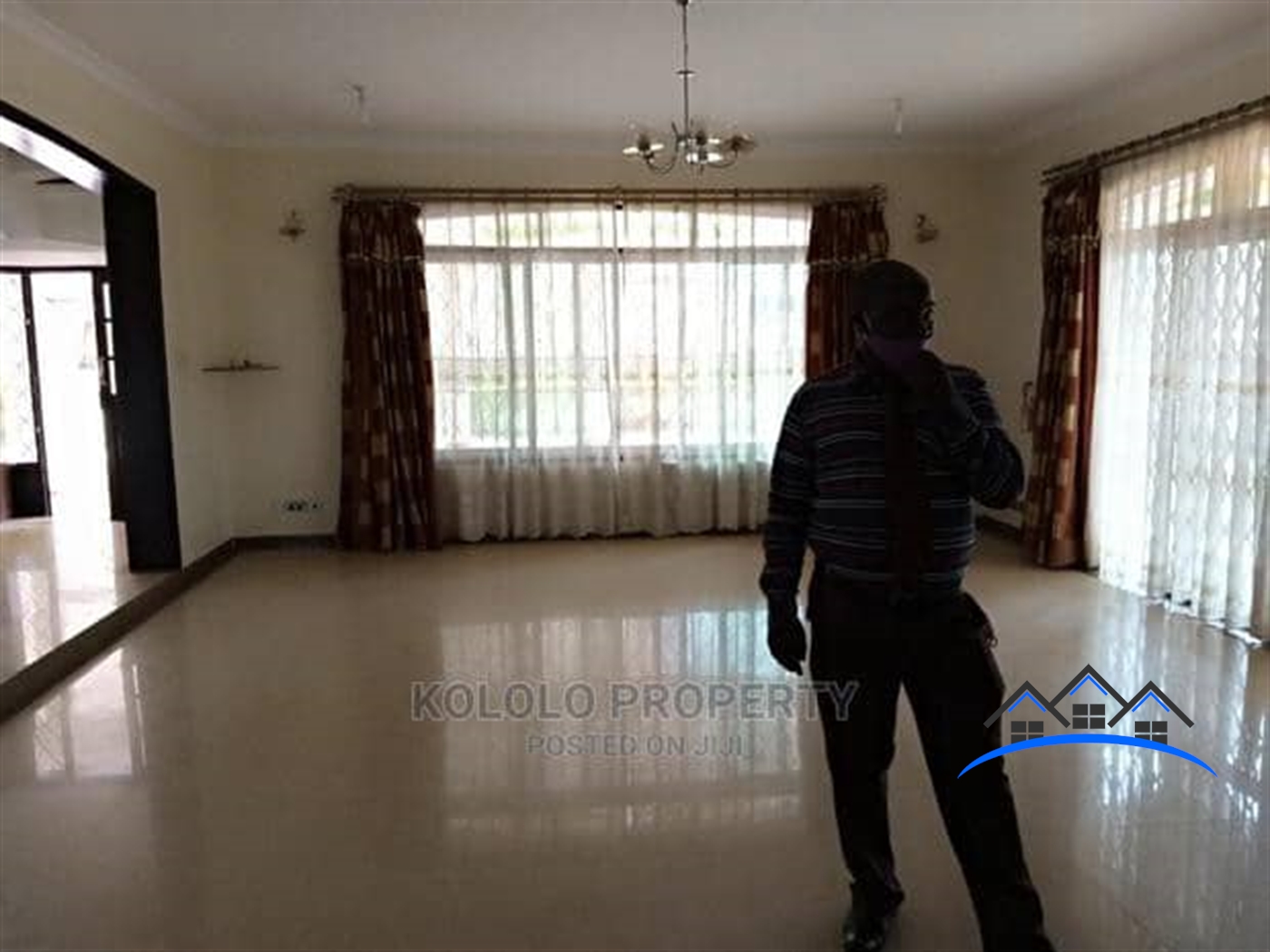 Duplex for sale in Lugogo Kampala