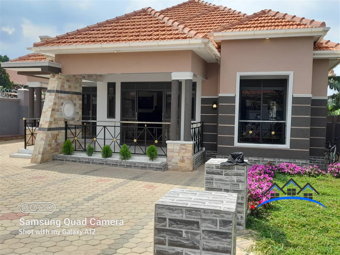 Bungalow for sale in Nakweelo Wakiso