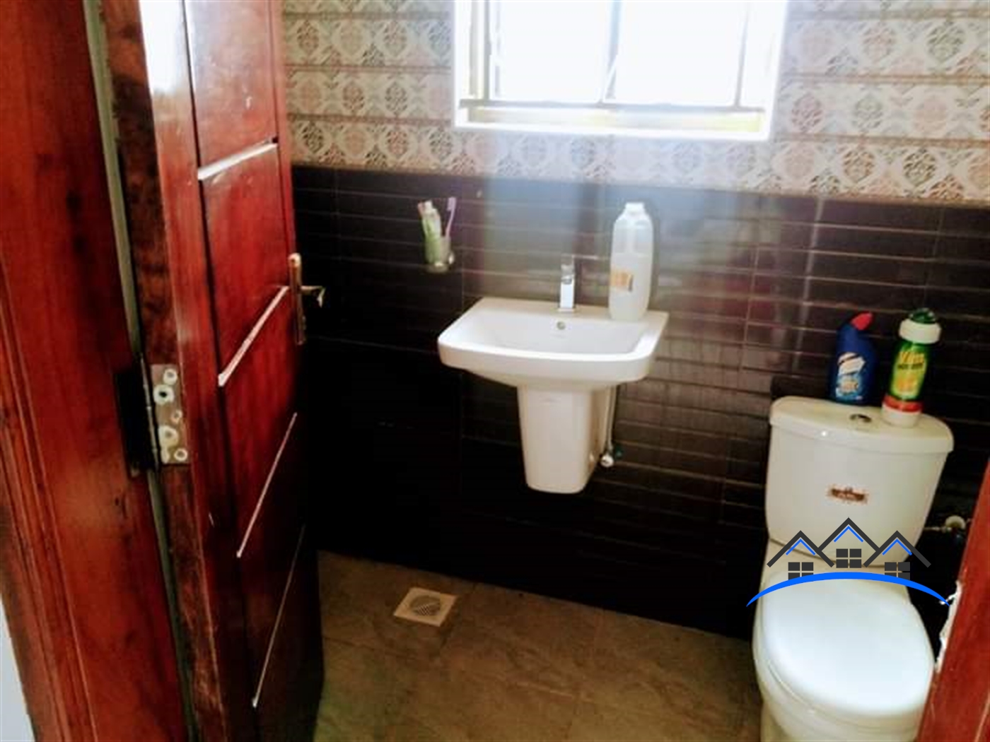 Bathroom (Toilet)