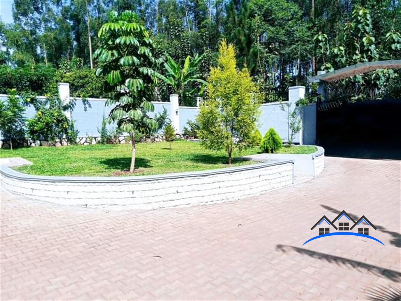 Duplex for sale in Kitukutwe Wakiso