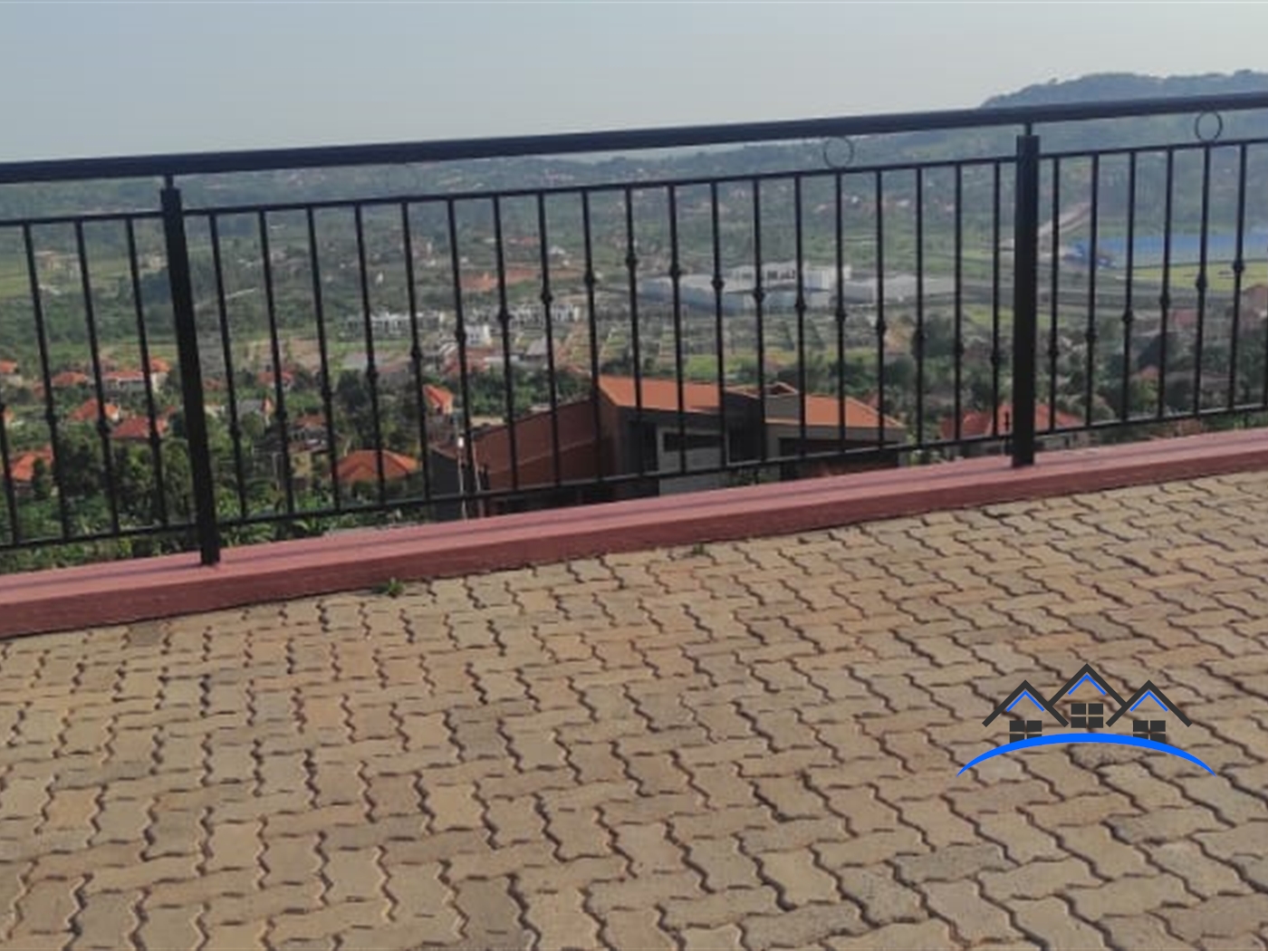 Mansion for sale in Bwebajja Wakiso