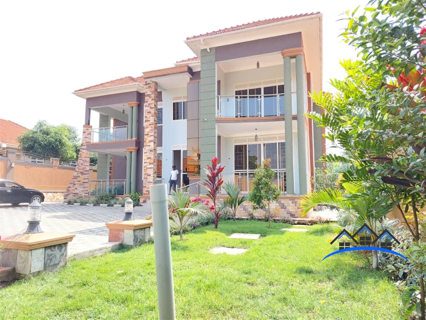 Mansion for sale in Kira Wakiso