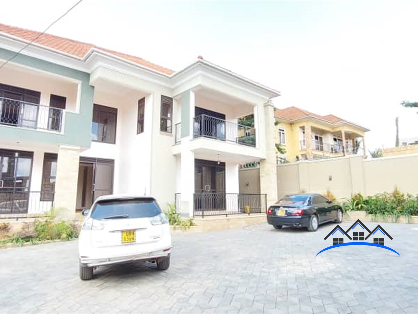 Mansion for sale in Kira Wakiso