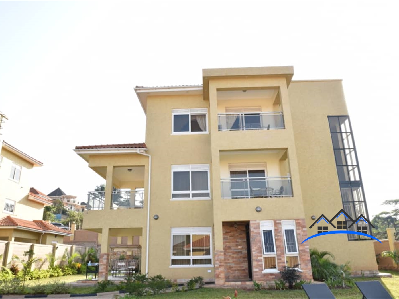 Mansion for sale in Munyonyo Kampala