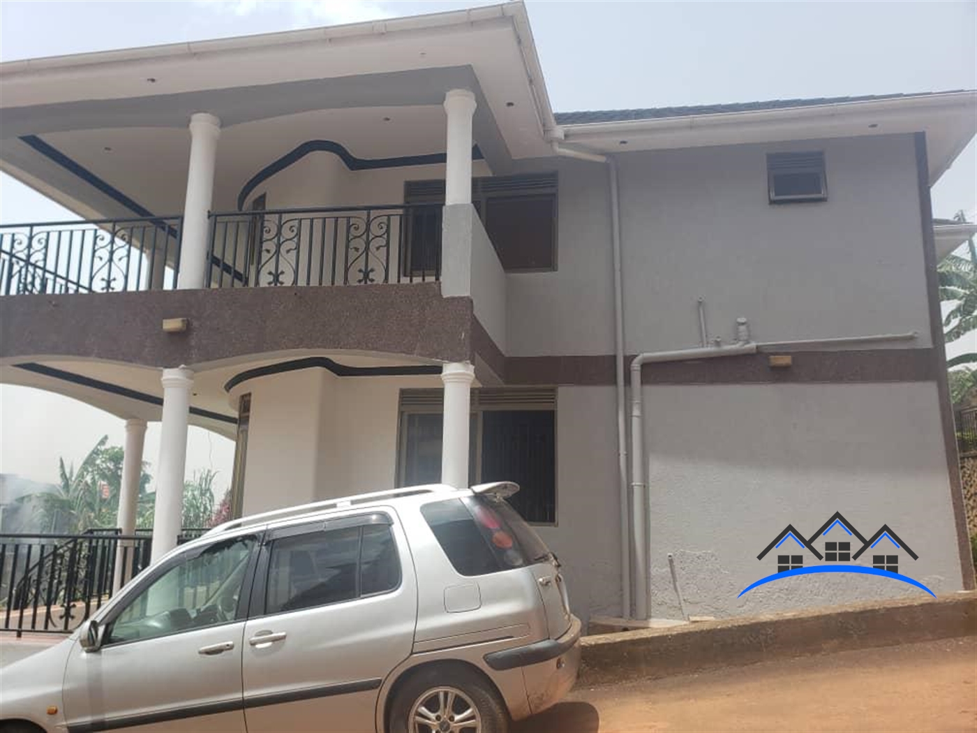 Mansion for sale in Seguku Wakiso