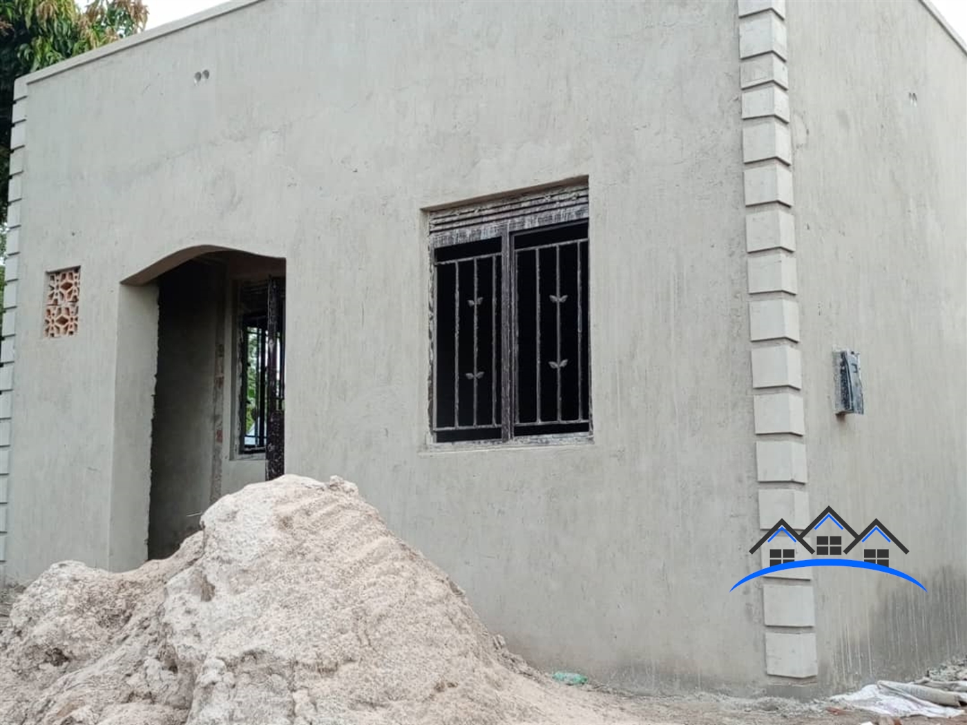 Storeyed house for sale in Matugga Wakiso