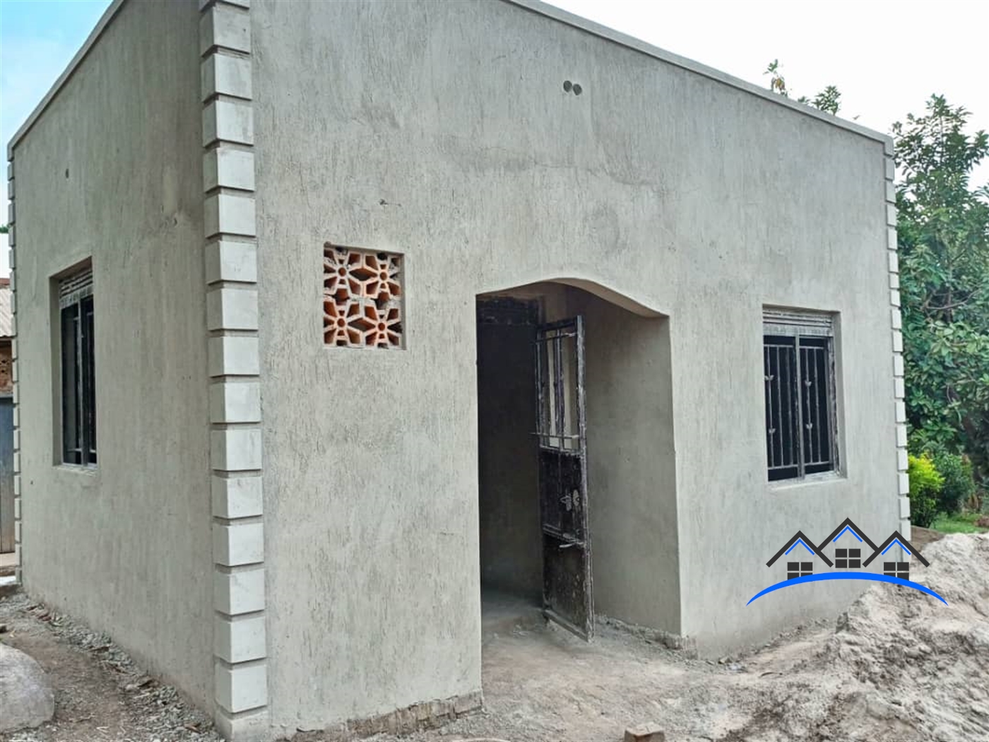 Storeyed house for sale in Matugga Wakiso