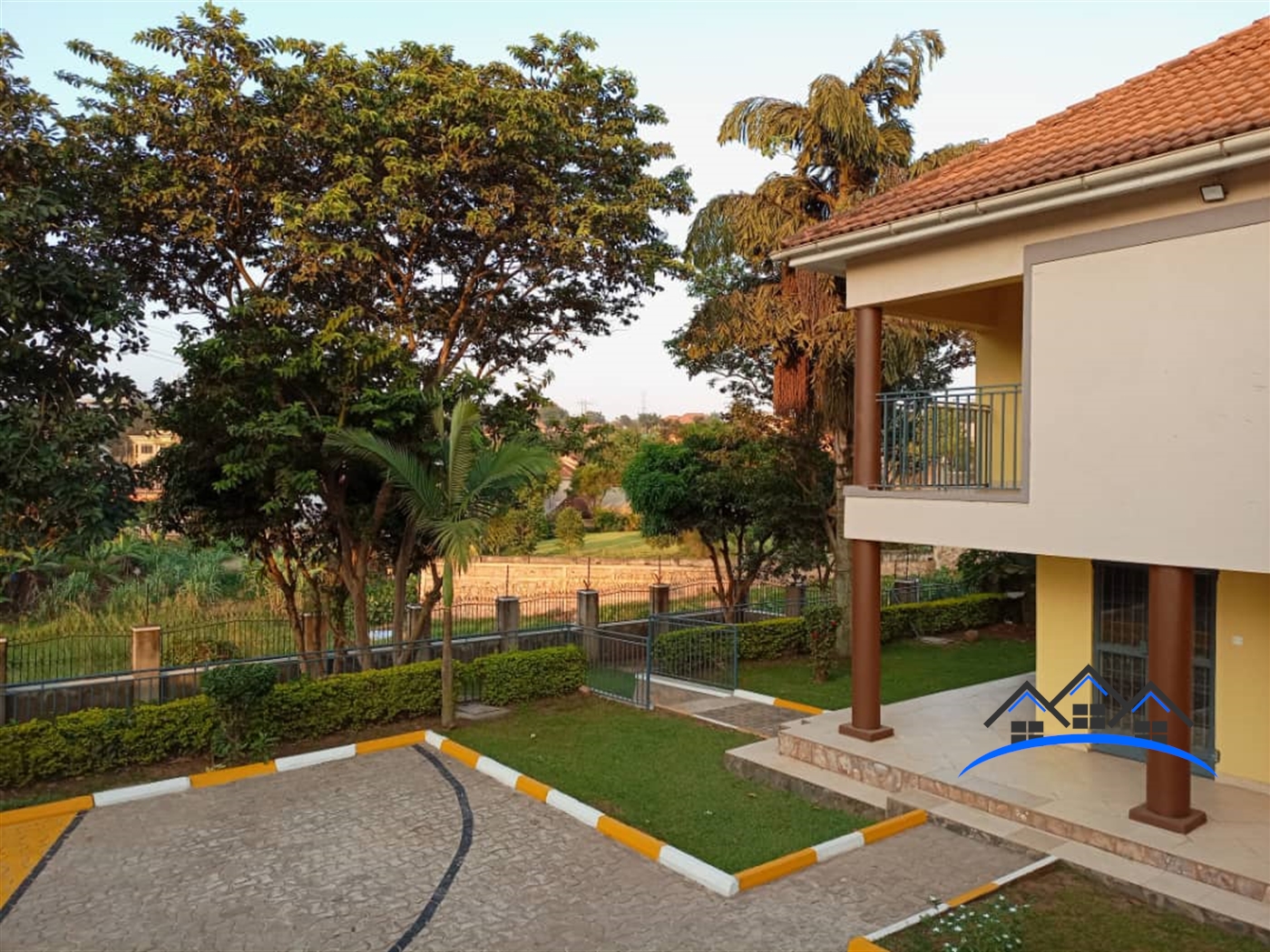 Mansion for sale in Naalya Wakiso