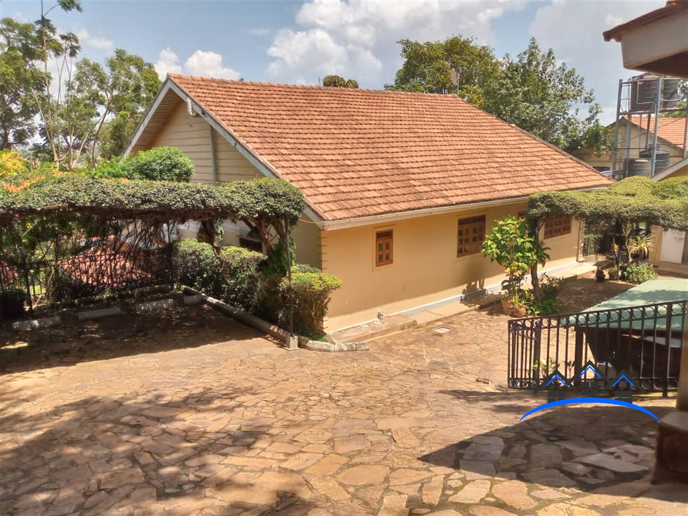 Duplex for sale in Makindye Wakiso