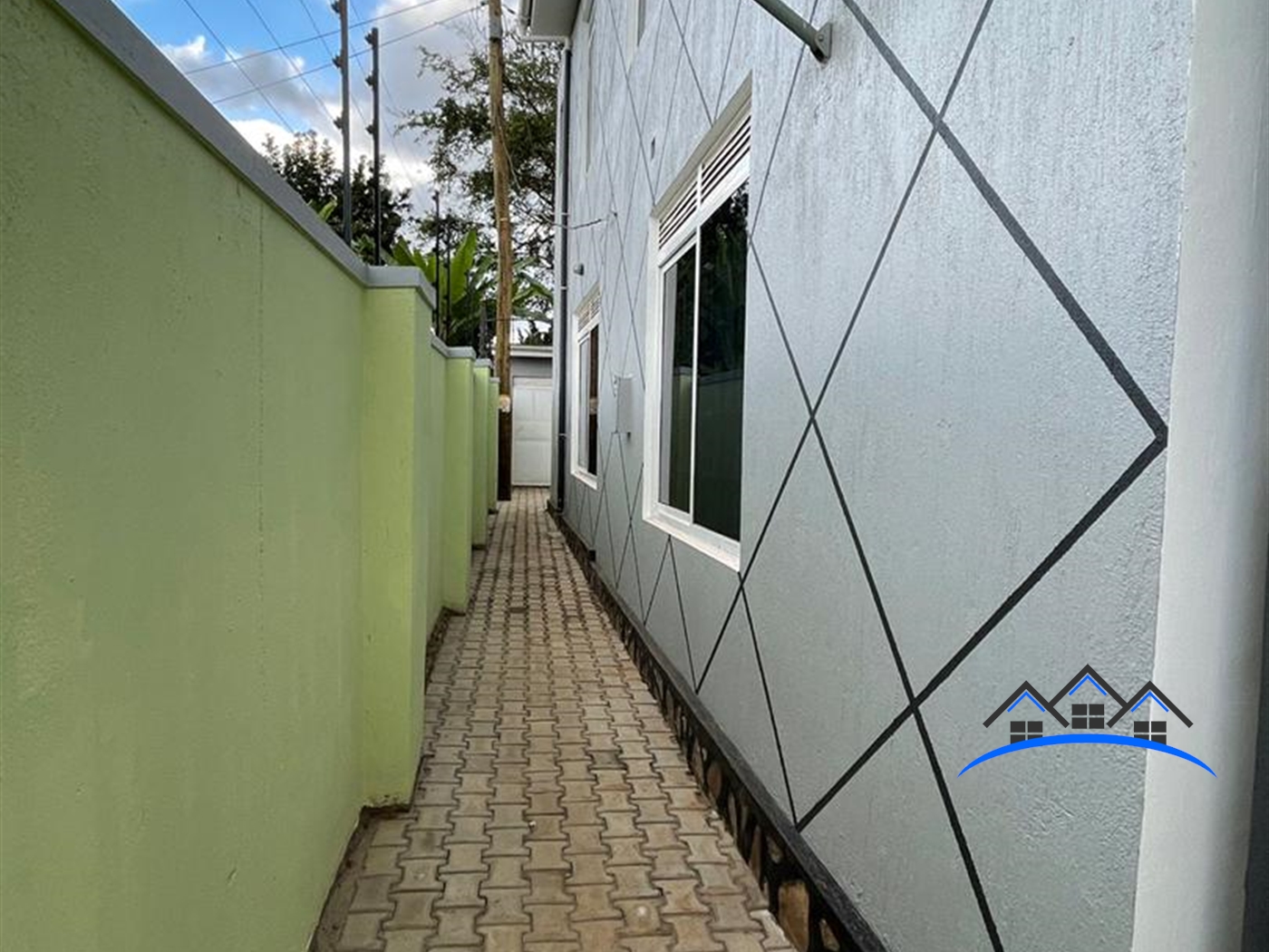 Duplex for sale in Kajjansi Wakiso