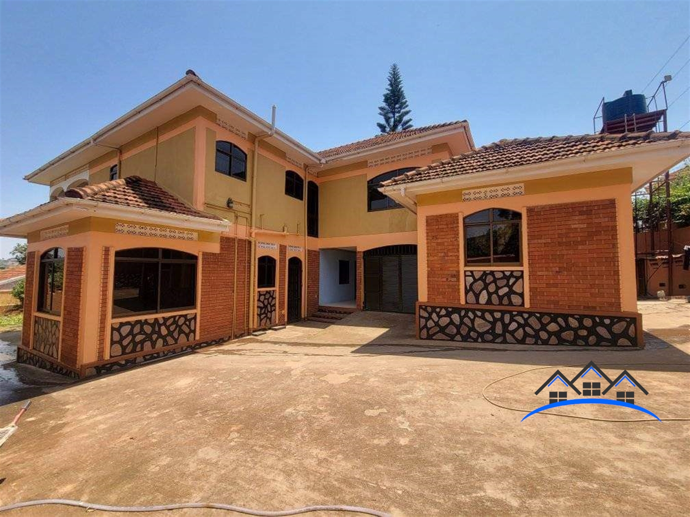 Storeyed house for rent in Muyenga Kampala