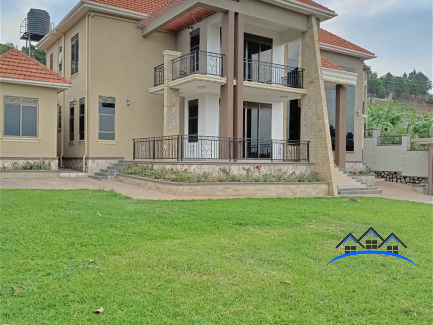 Mansion for sale in Akright Wakiso