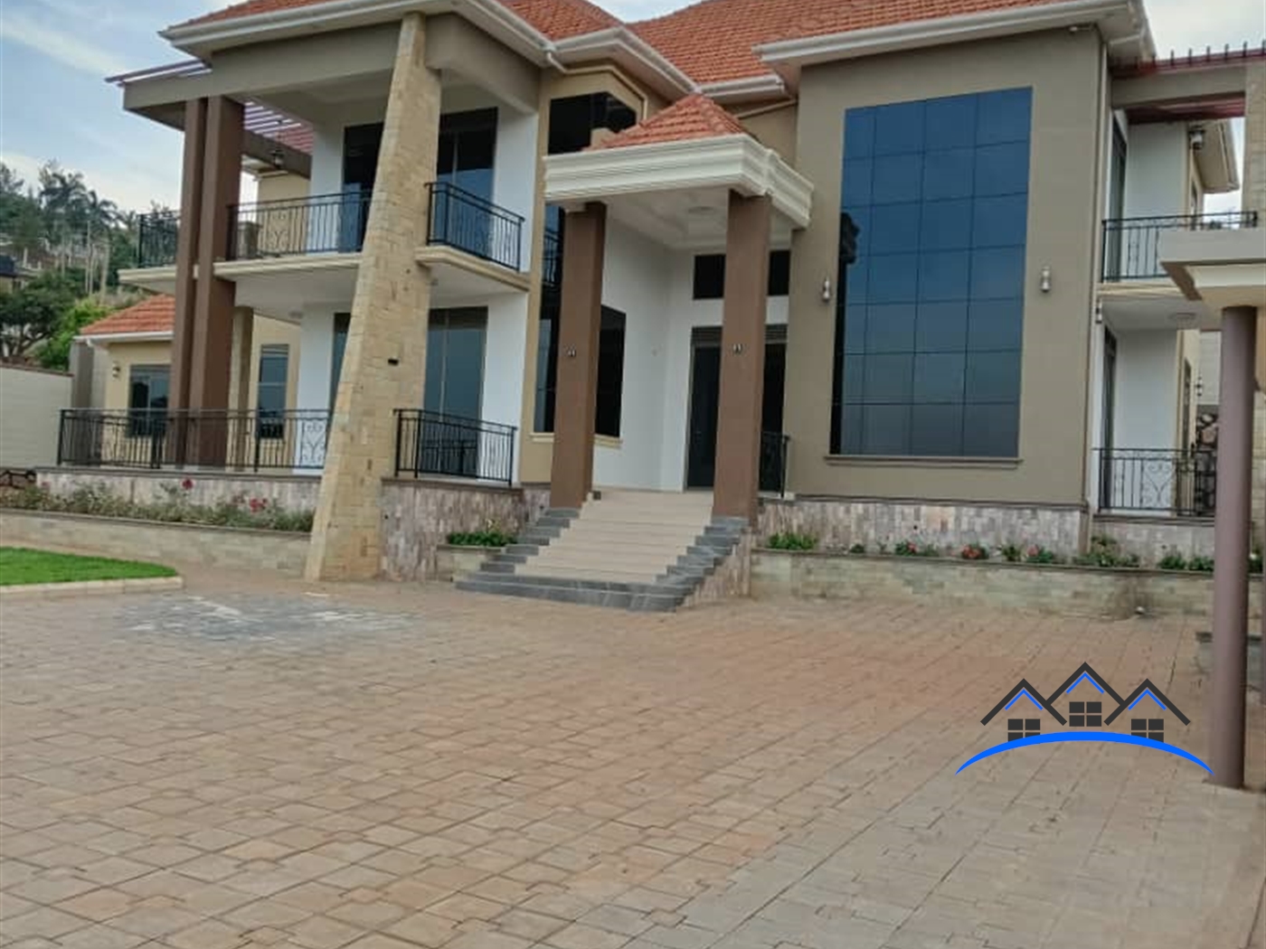 Mansion for sale in Akright Wakiso