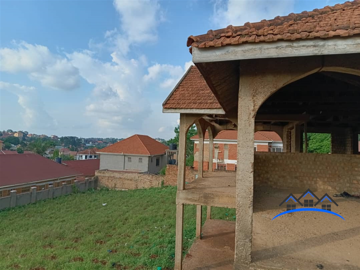 Shell House for sale in Kisaasi Kampala