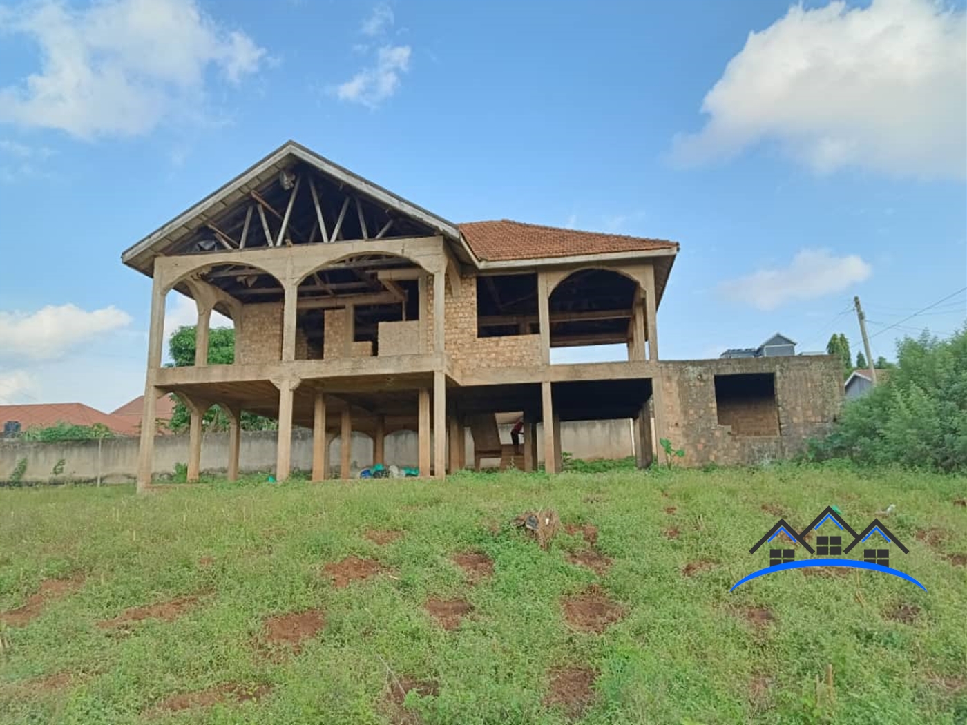 Shell House for sale in Kisaasi Kampala