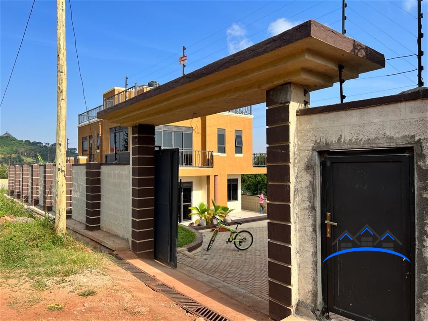 Storeyed house for sale in Bwebajja Wakiso