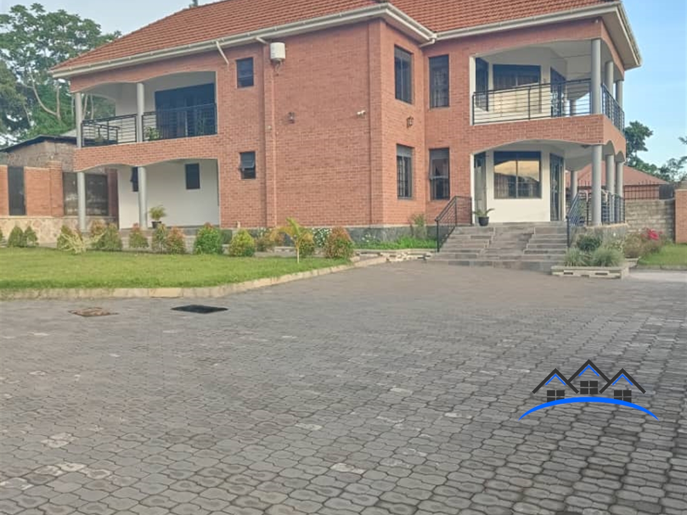 Mansion for sale in Garuga Wakiso