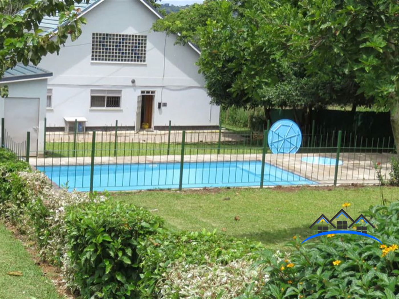 Villa for sale in Namuzikiza Mukono