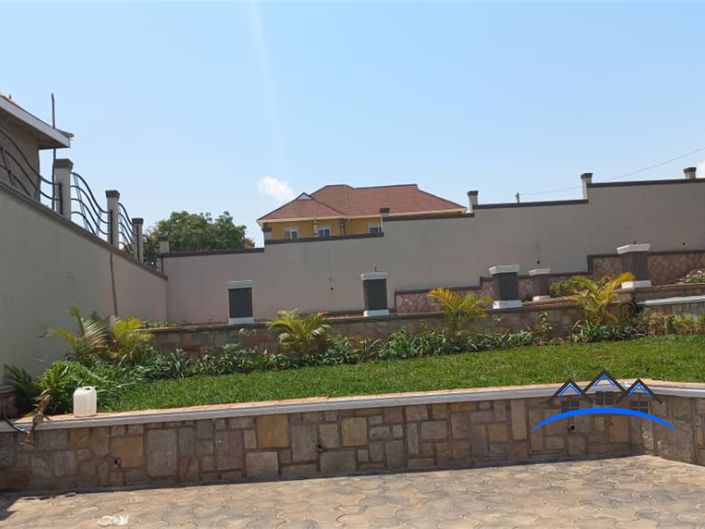Mansion for sale in Kiggo Wakiso