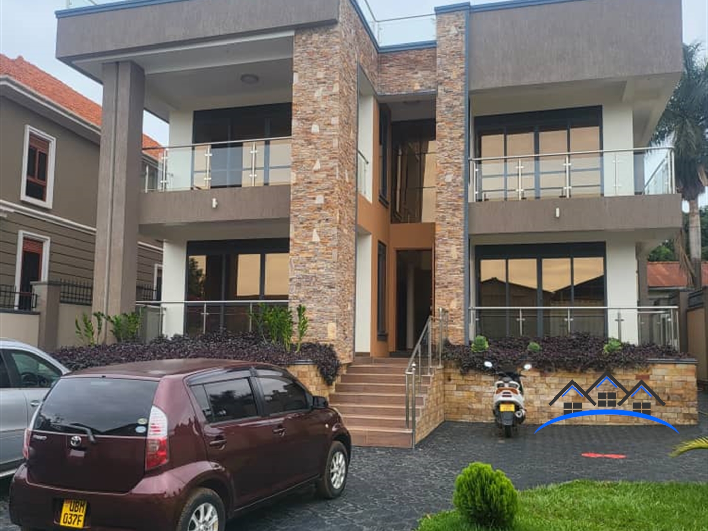 Duplex for sale in Munyonyo Kampala