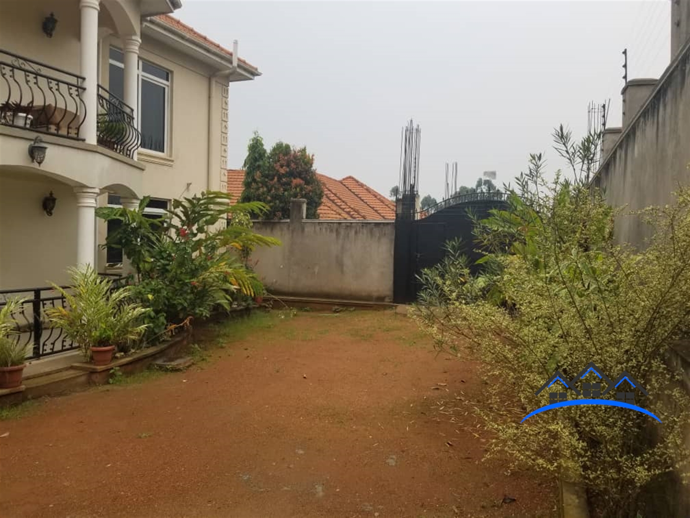 Duplex for rent in Mpala Wakiso