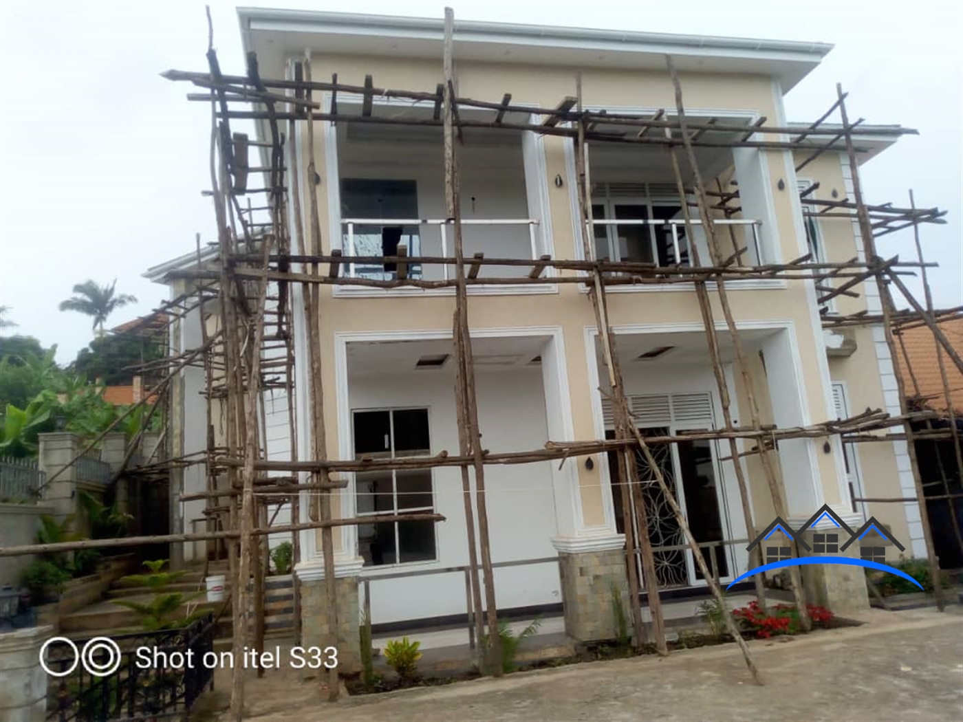 Storeyed house for sale in Katale Wakiso