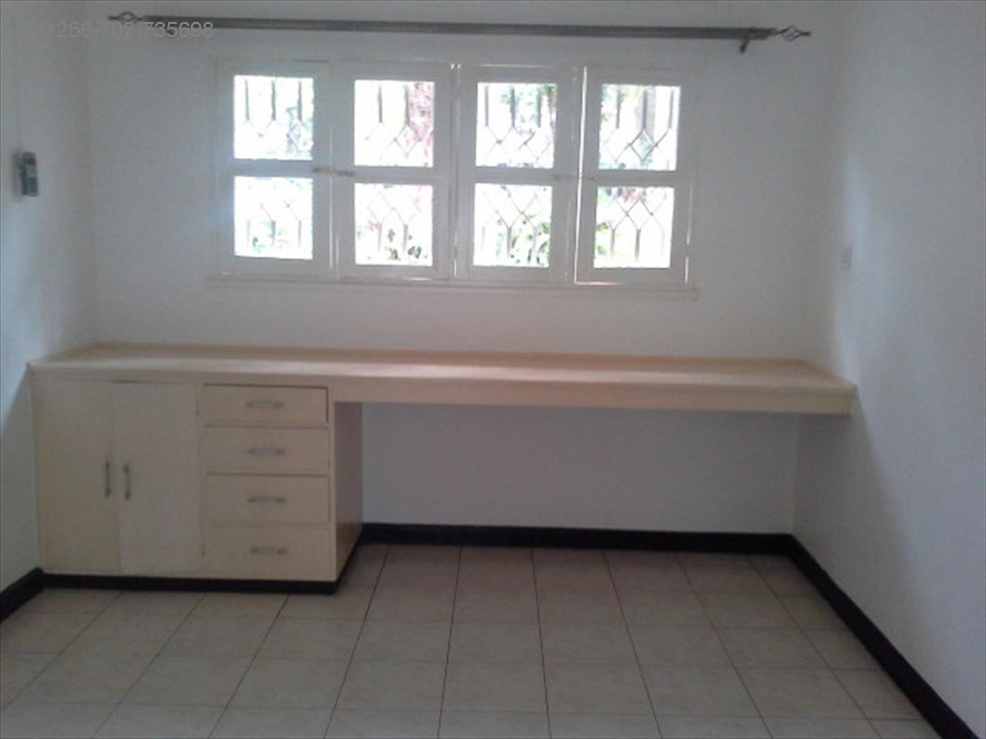 Bungalow for rent in Bugoloobi Kampala