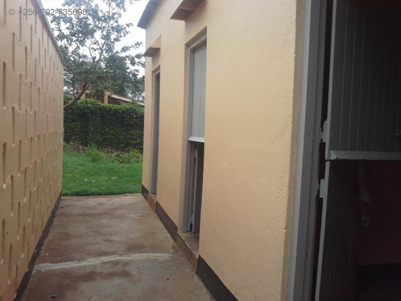 Bungalow for rent in Bugoloobi Kampala