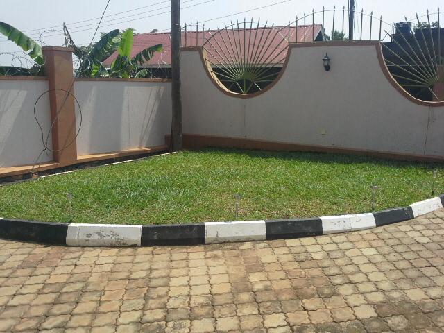 Bungalow for rent in Naalya Kampala