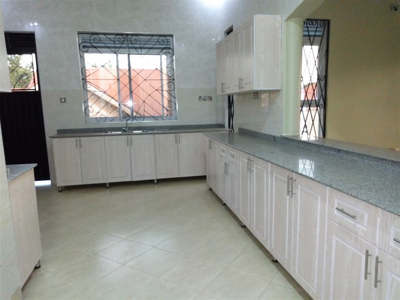 Bungalow for sale in Kitende Wakiso