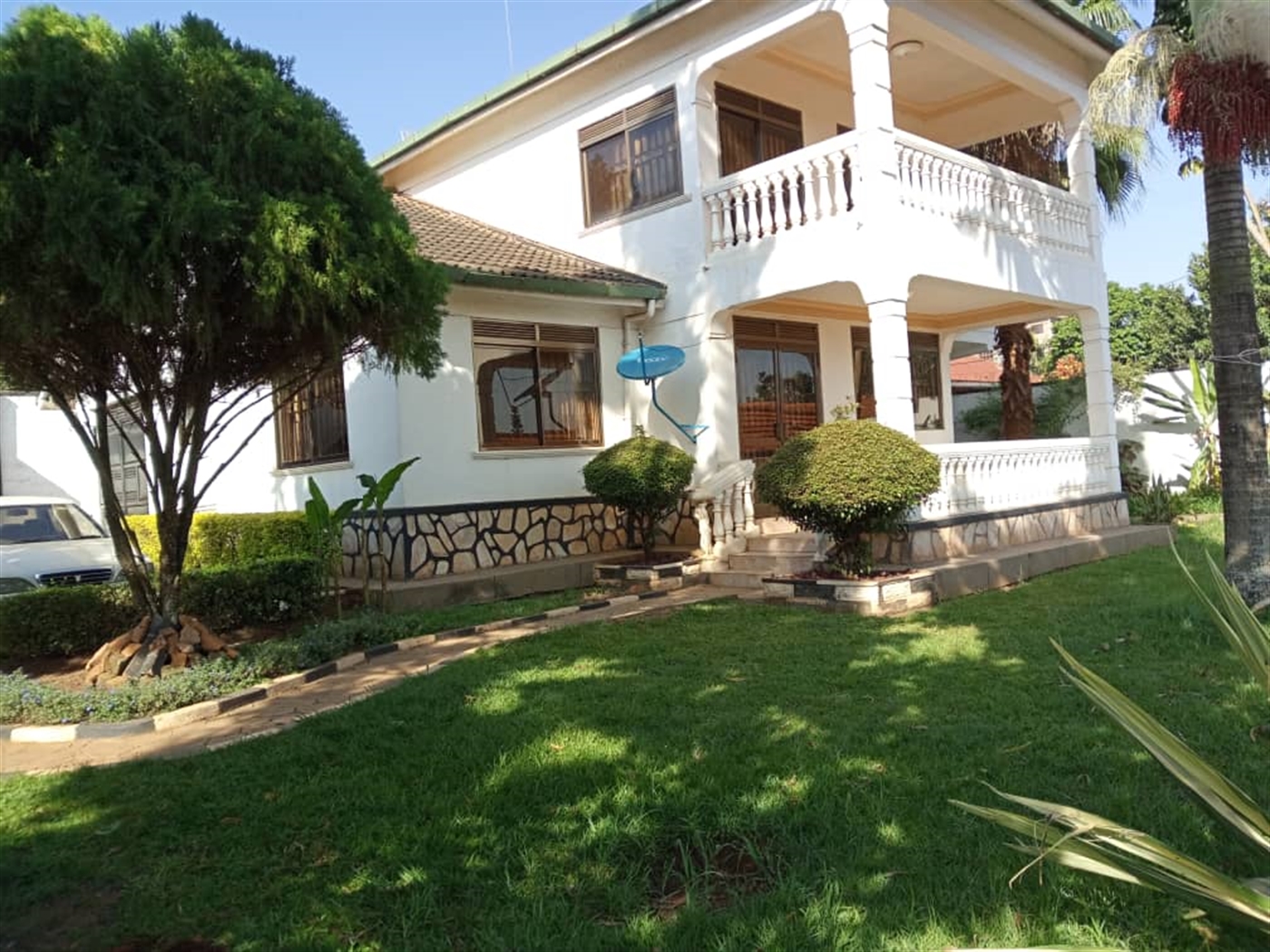 Mansion for rent in Buziga Kampala