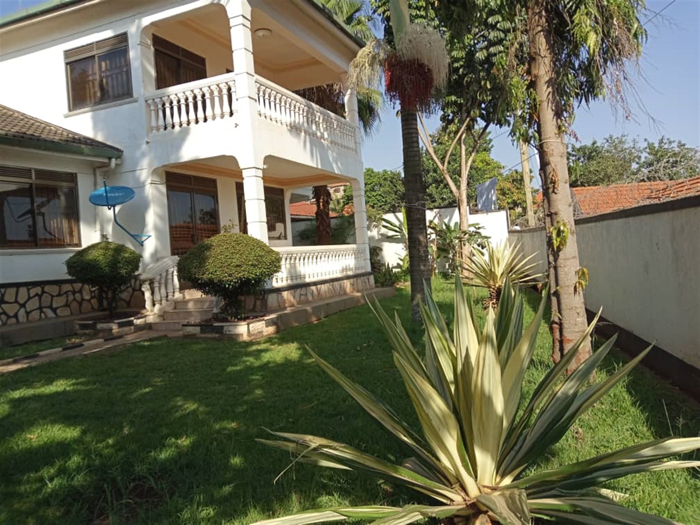 Mansion for rent in Buziga Kampala