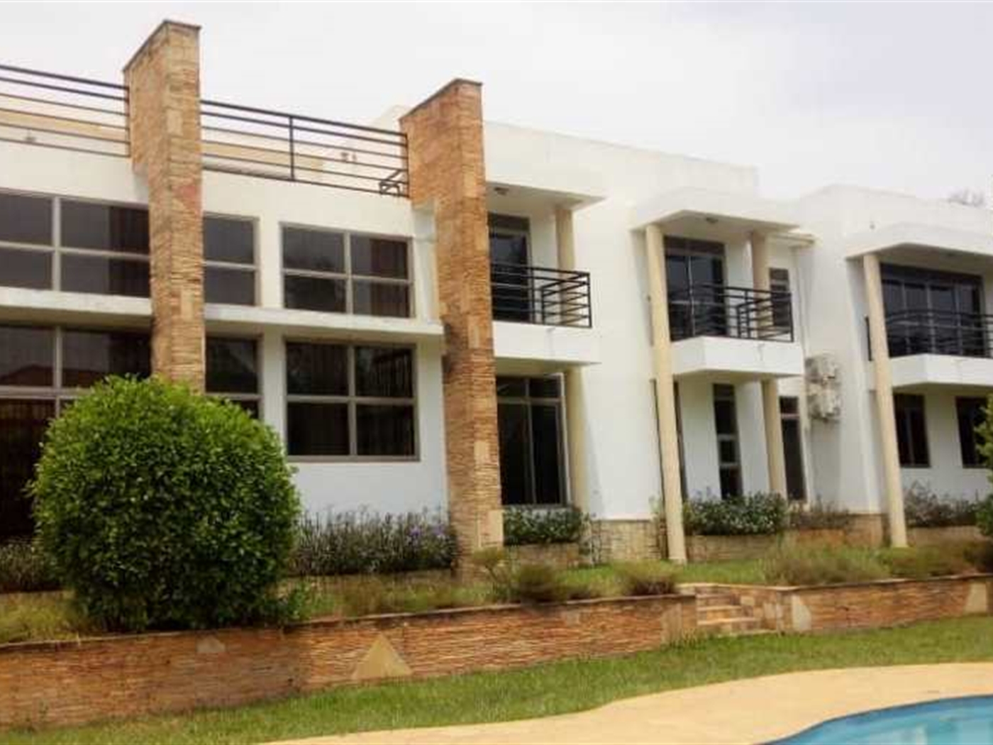 Mansion for rent in Luzira Kampala