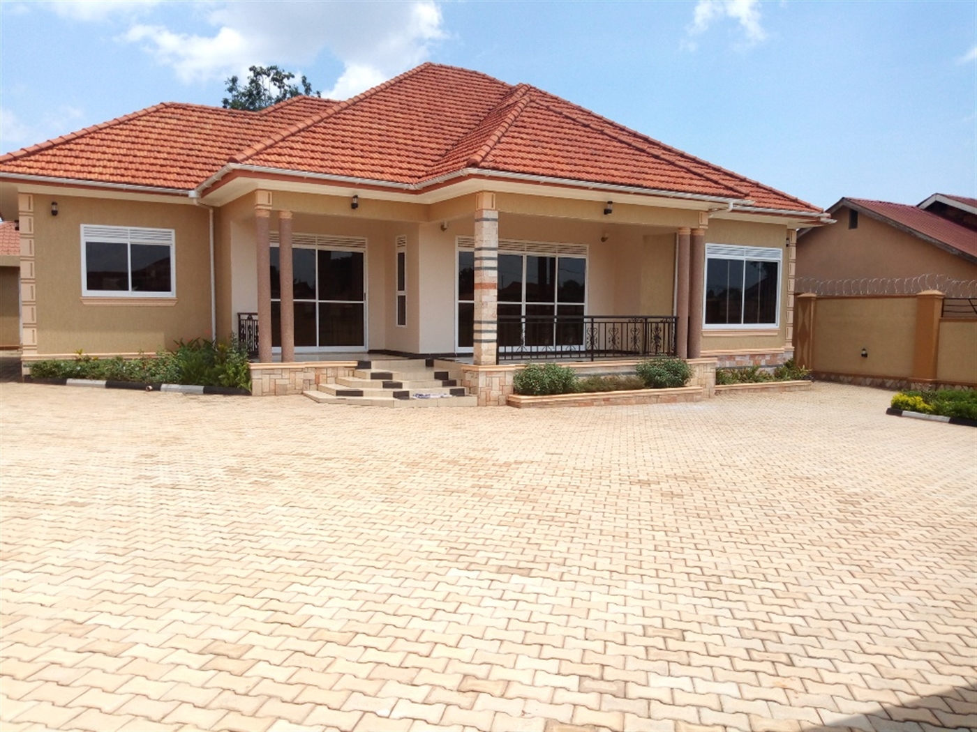 Bungalow for sale in Wakisotowncenter Wakiso